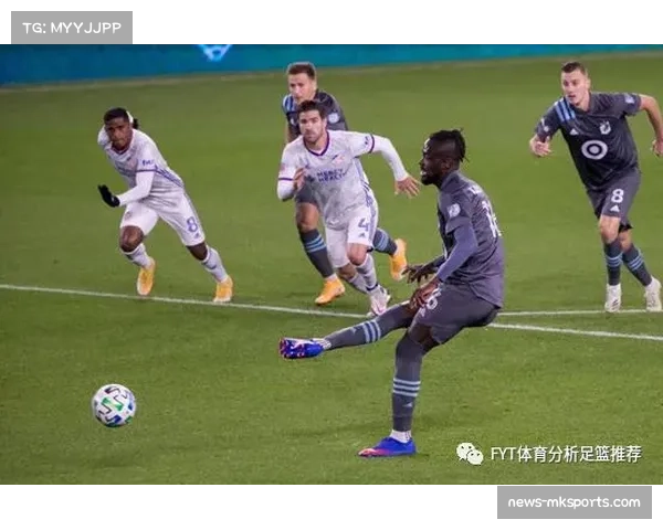 美职联球队防守反击策略 断球后快速推进路线设计